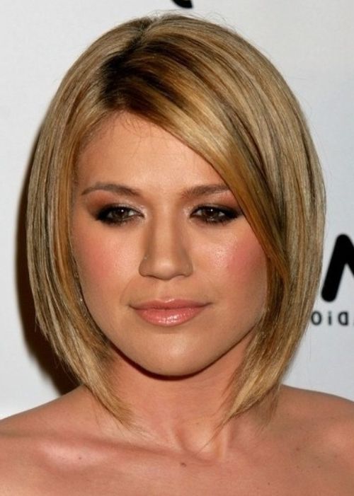 40 Classic Short Hairstyles For Round Faces Regarding Classic Asymmetrical Hairstyles For Round Face Types (Photo 5 of 24)