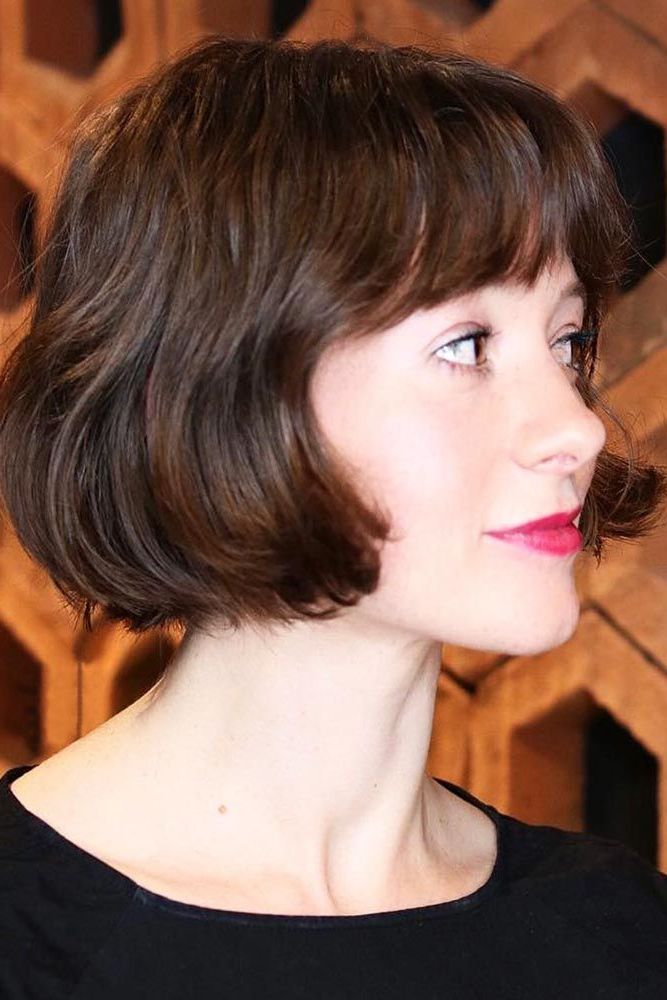 Best Hairstyles & Haircuts For Women In 2017 / 2018 : Jaw Within Jaw Length Choppy Bob Hairstyles With Bangs (Photo 19 of 25)