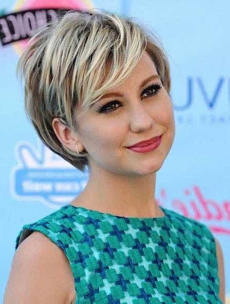 Pin On Hair N Accessories For Cropped Pixie Haircuts For A Round Face (Photo 2 of 25)