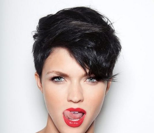 Short Haircuts Models » The Place Of World Beauties Regarding Color Highlights Short Hairstyles For Round Face Types (View 23 of 25)