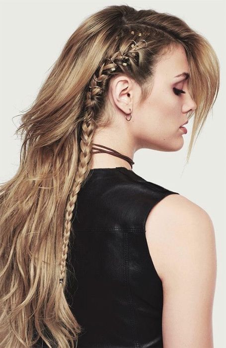 20 Stunning Deep Side Part Hairstyles – The Trend Spotter Intended For Latest Side Part Voluminous Braid Hairstyles (Photo 1 of 25)