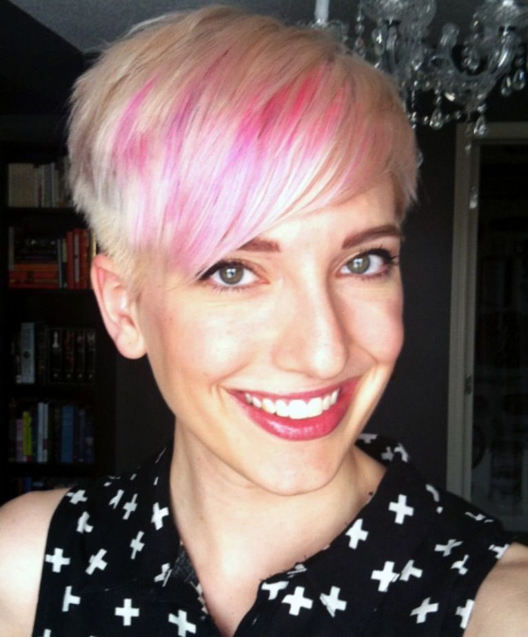 Pink Bangs On A Platinum Pixie. So Cute! | Pink Hair Pertaining To 2018 Flipped Up Platinum Blonde Pixie Haircuts (Photo 16 of 25)