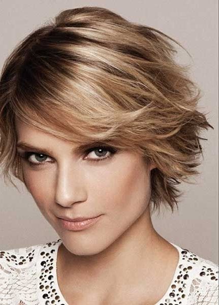 Best Feather Cut Hairstyles & Haircuts For Short, Medium And Inside Most Up To Date Asymmetrical Copper Feathered Bangs Hairstyles (View 21 of 25)