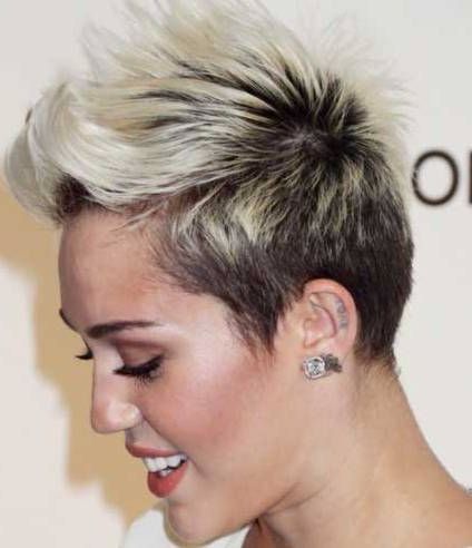 20 Gorgeous Looks With Pixie Cut For Round Face Intended For Most Popular Tapered Pixie Hairstyles With Extreme Undercut (View 6 of 25)