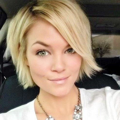 20 Short Bobs With Side Pony – Hair Style 2020 With Wavy Hairstyles With Side Swept Wavy Bangs (View 8 of 25)