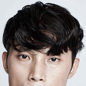 25 Best Men's Fringe Hairstyles: Bangs For Men (2021 Guide) Inside Super Textured Mullet Hairstyles With Wavy Fringe (View 17 of 25)
