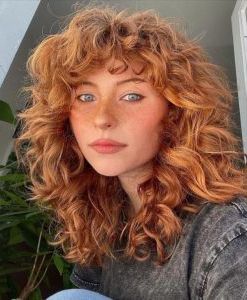 25 Curtain Bangs Long Hairstyles Ideas To Light Up Your With Regard To Long Wavy Hairstyles With Curtain Bangs (View 8 of 25)