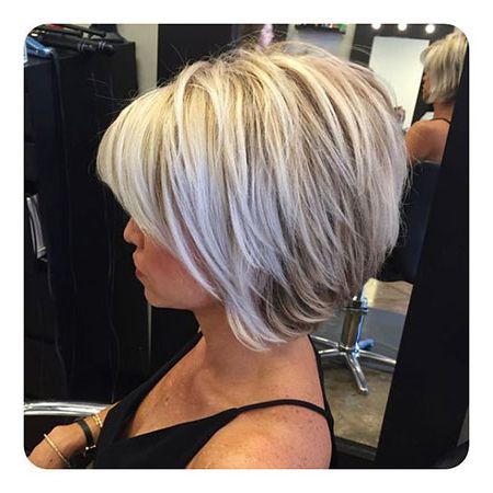28 Short Inverted Bob Hairstyles — Frisur Inspiration Regarding Short Wavy Bob Hairstyles With Bangs And Highlights (Photo 15 of 25)