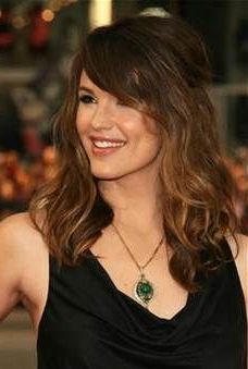 Curly Layered Hairstyles With Bangs – Bing Images # Regarding Layered Wavy Hairstyles With Curtain Bangs (Photo 13 of 25)