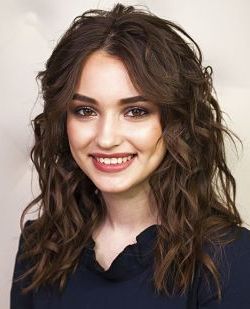 Curtain Bangs Wavy Hair | Expectation Vs Reality With Regard To Wavy Hairstyles With Layered Bangs (Photo 6 of 25)
