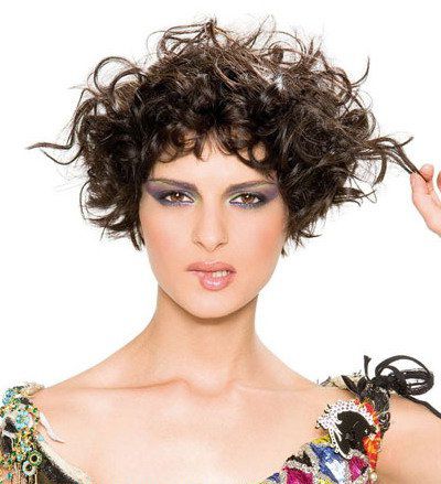 Gorgeous Short Messy Hairstyles For Women In 2012 Throughout Shag Hairstyles With Messy Wavy Bangs (Photo 3 of 25)