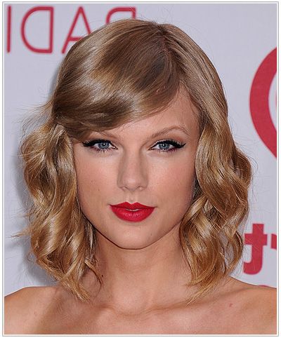 Hairstyles For Wavy Hair Inside Medium Wavy Hairstyles With Bangs (Photo 14 of 25)