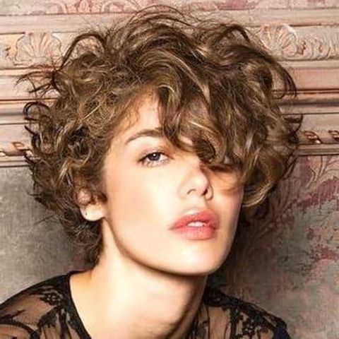 Very Stylish Curly Hair Styles For 2020 (short & Long Hair With Regard To Wavy Hairstyles With Short Blunt Bangs (Photo 23 of 25)