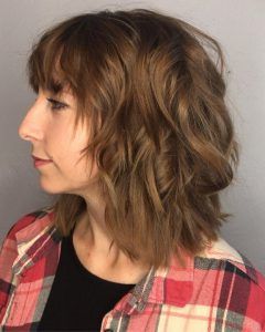 41 Gorgeous Wavy Hairstyles With Bangs For 2021 In Most Recently Wavy Side Bang Hairstyles (View 22 of 25)