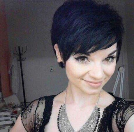 Dunkle Pixie Frisuren – Die Beste Frisuren For Most Current Dark And Sultry Pixie Haircuts (View 16 of 25)