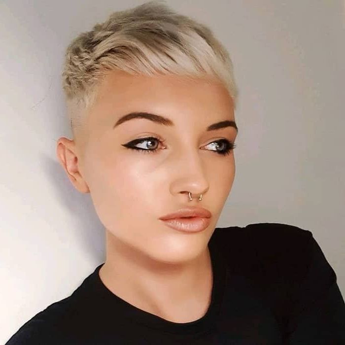 11 Short Hairstyles With Shaved Sides (women's Hair Trend) Regarding Short Women Hairstyles With Shaved Sides (View 6 of 25)