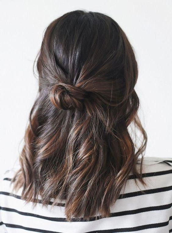 15 Casual Hairstyles For Medium Hair To Try Asap – Styleoholic In Most Popular Messy Medium Half Up Hairstyles (View 16 of 25)