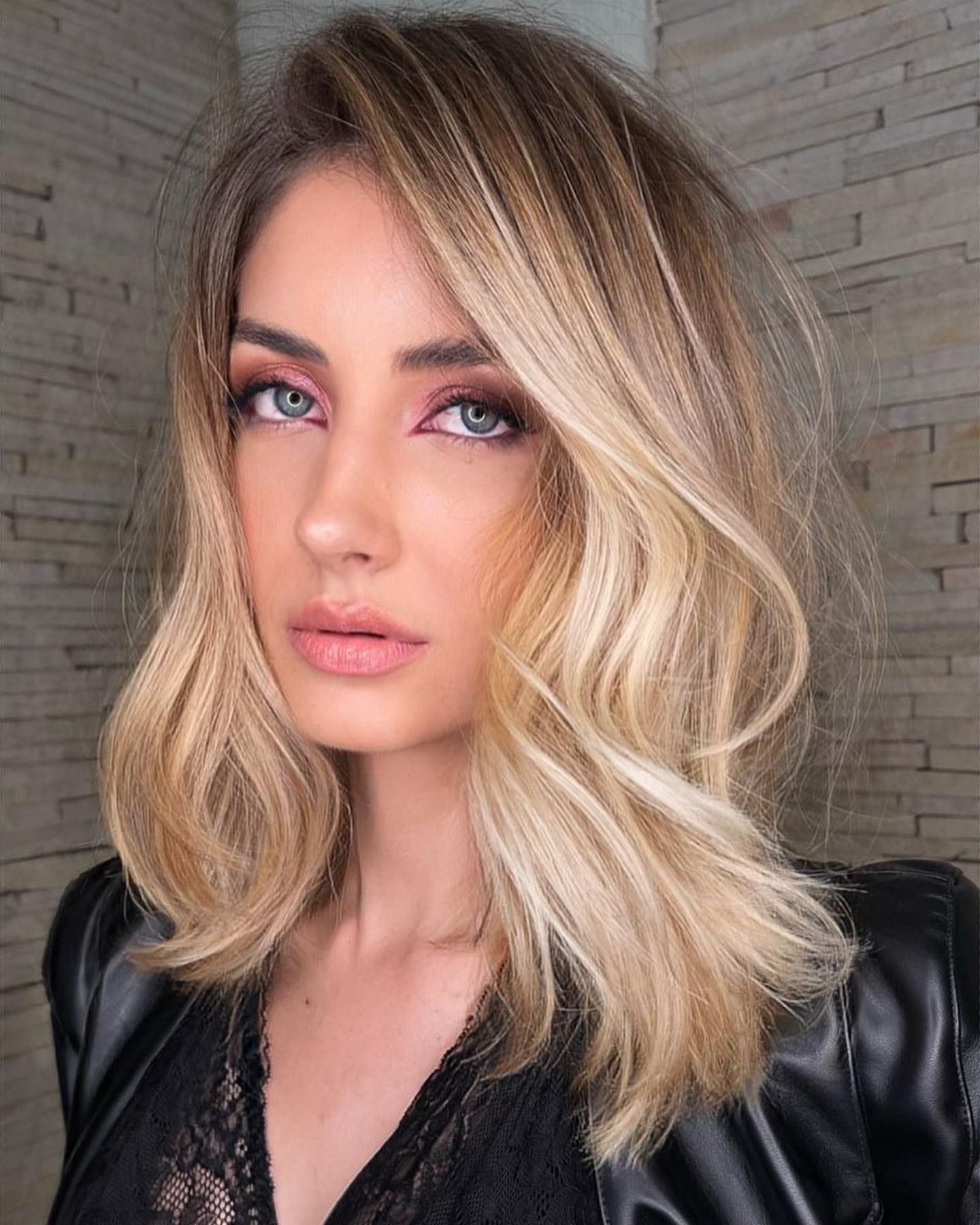 15 Show Stopping Deep Side Part Hairstyles For 2022 Pertaining To Layered And Side Parted Hairstyles For Short Hair (View 13 of 25)
