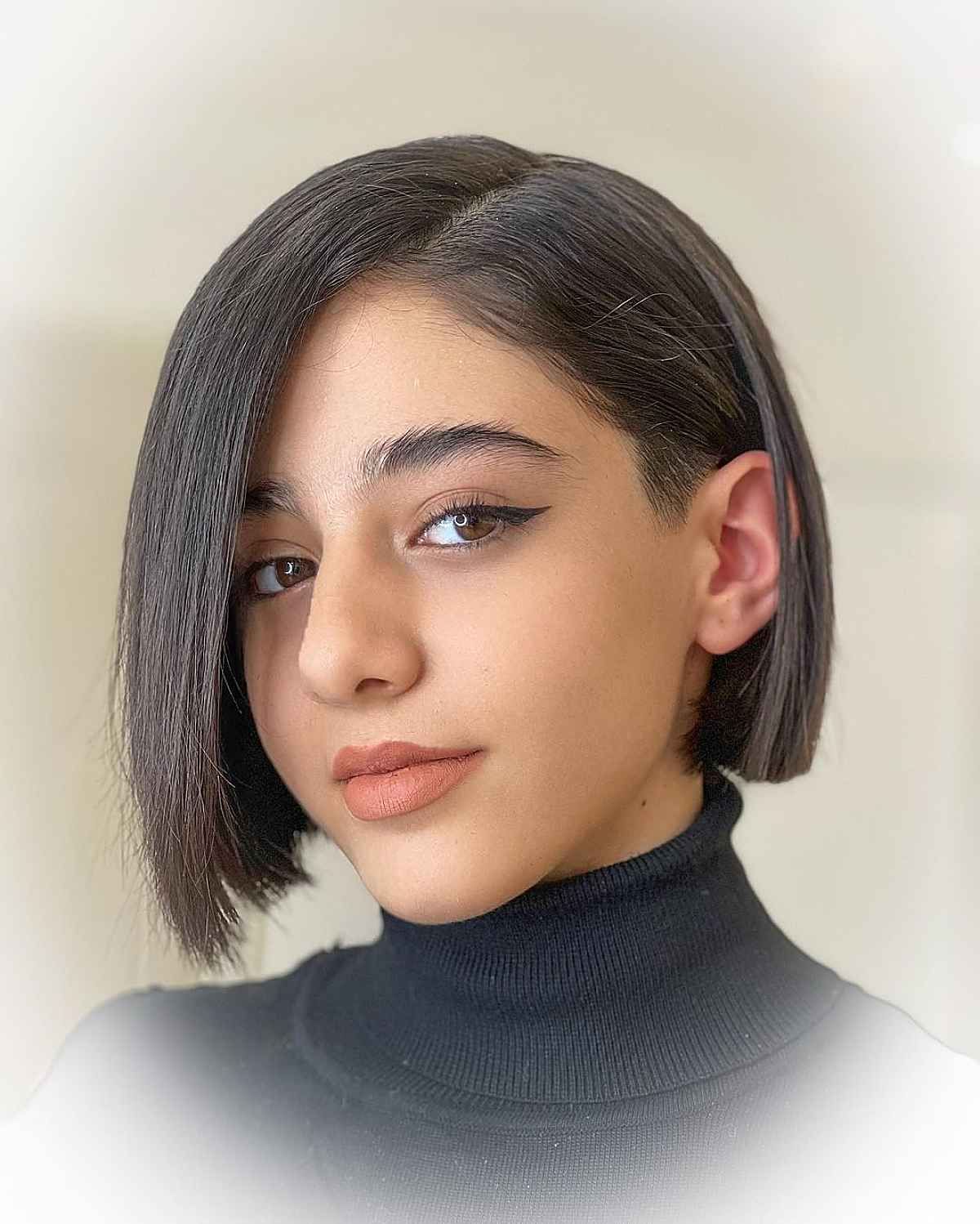 17 Blunt Cut, Side Part Bob Haircuts For A Sleek Look For Side Parted Blunt Bob Hairstyles (View 25 of 25)