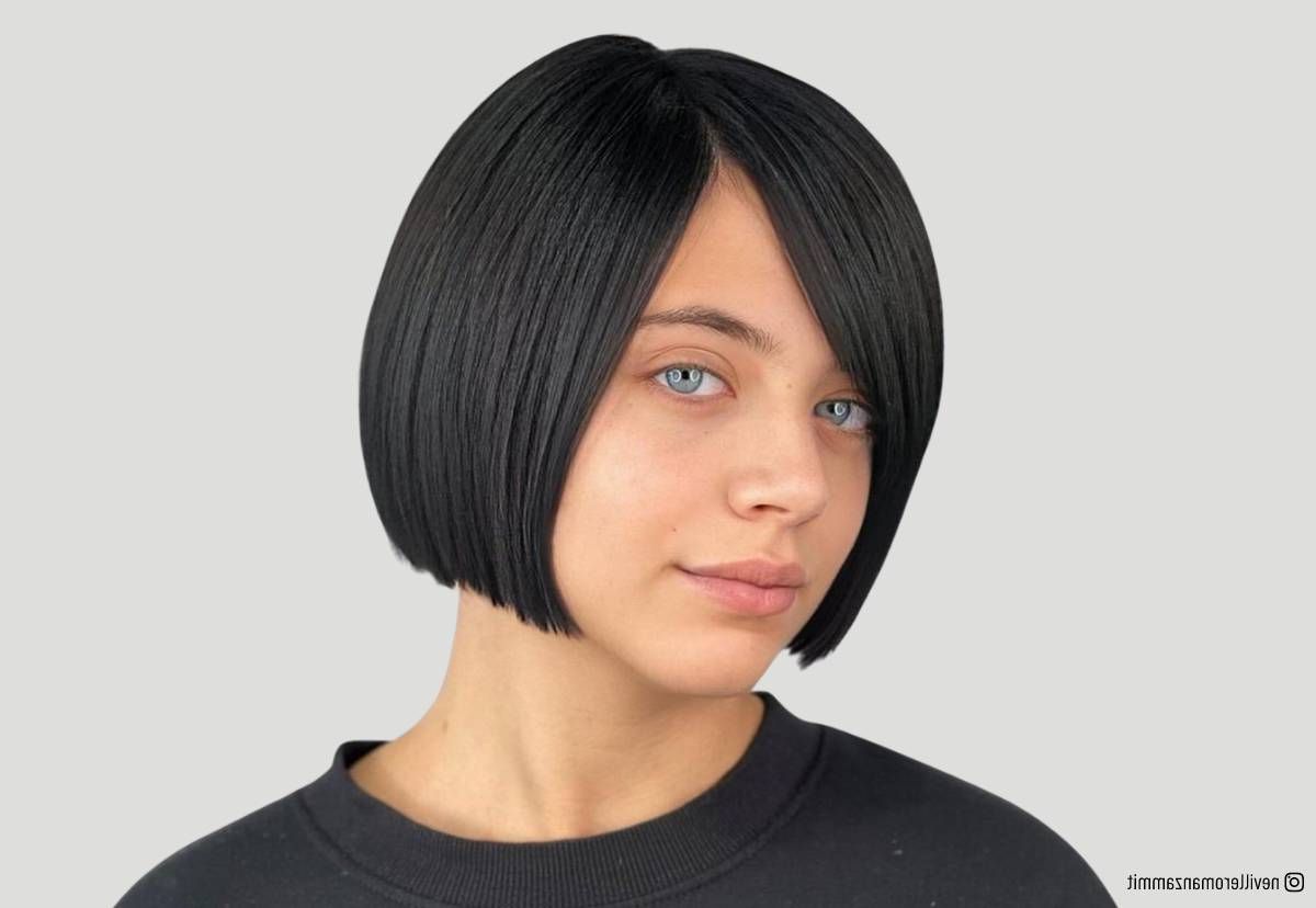 17 Blunt Cut, Side Part Bob Haircuts For A Sleek Look Within Side Parted Blunt Bob Hairstyles (View 1 of 25)