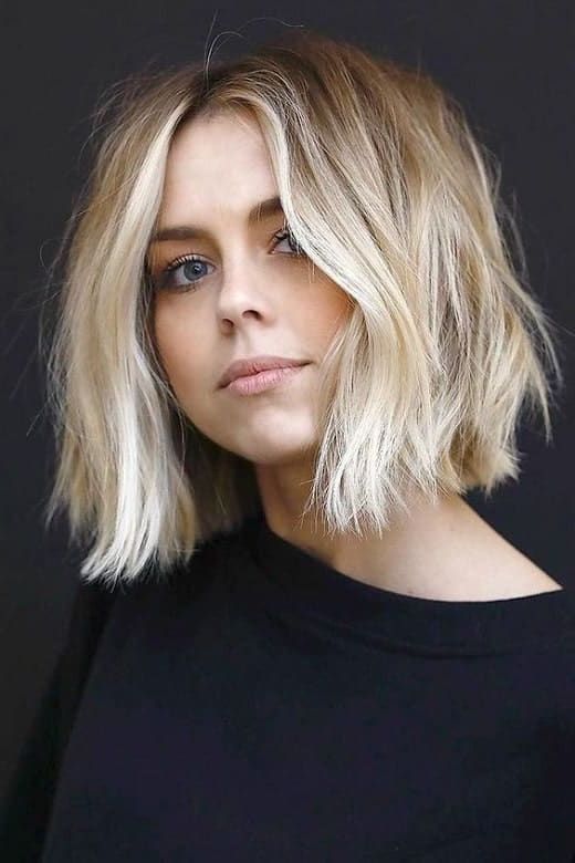 18 Impressive Middle Part Bob Hairstyles For Women Regarding Current Middle Parted Messy Lob Haircuts (View 12 of 25)
