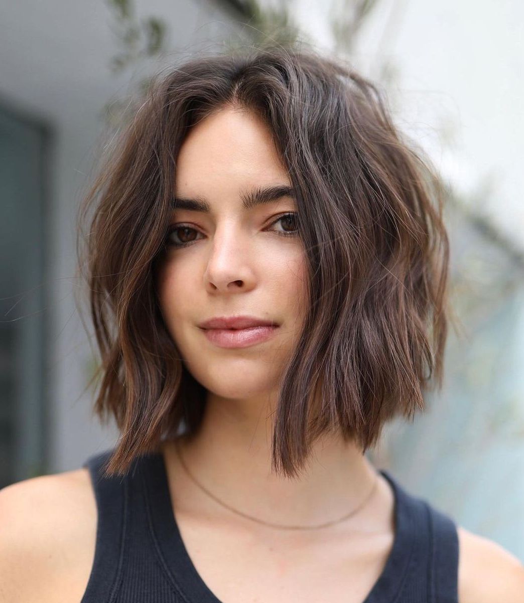 20 Trendy Middle Part Hairstyles To Wear In 2022 With Newest Middle Parted Messy Lob Haircuts (View 2 of 25)