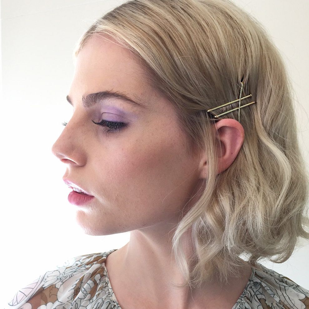 25 Bobby Pin Hairstyles You Haven't Tried But Should | Glamour For Brush Up Hairstyles With Bobby Pins (View 4 of 25)