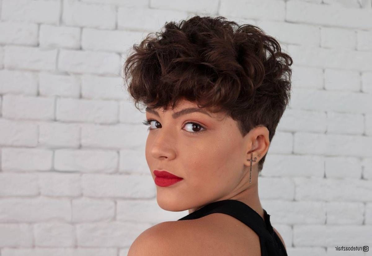26 Cutest Pixie Cuts For Wavy Hair That Are Trending Right Now For Voluminous Pixie Hairstyles With Wavy Texture (View 4 of 25)