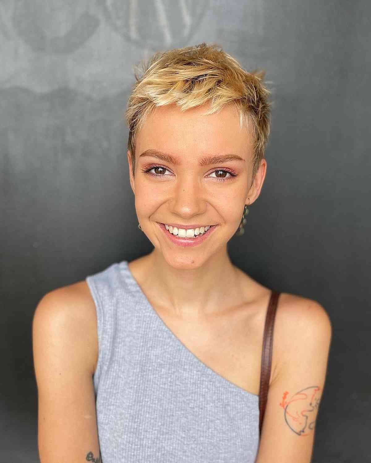 28 Very Short Pixie Haircuts For Confident Women In Funky Disheveled Pixie Hairstyles (View 6 of 25)