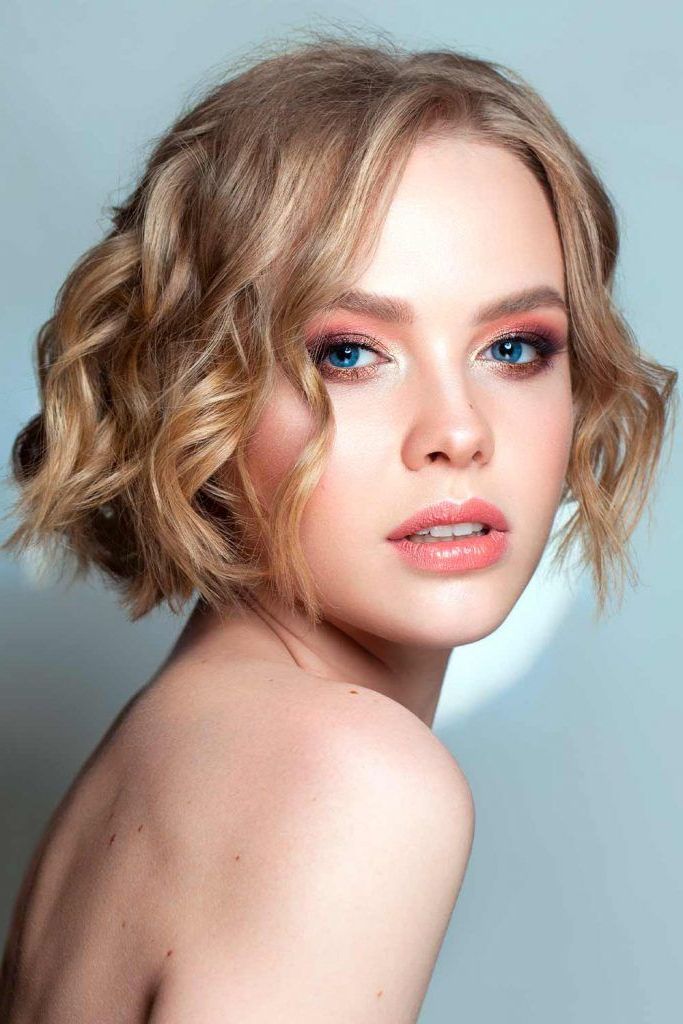 30 Easy And Cute Styling Ideas To Get Beach Waves For Short Hair Intended For Latest Messy Auburn Waves Haircuts (View 23 of 25)