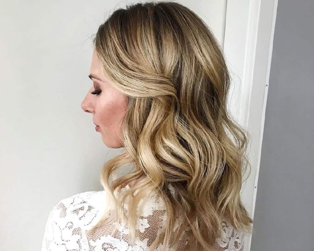 31 Hottest Beach Waves Hairstyles For 2022 – Hairstyle Camp For Most Popular Messy Auburn Waves Haircuts (Photo 22 of 25)