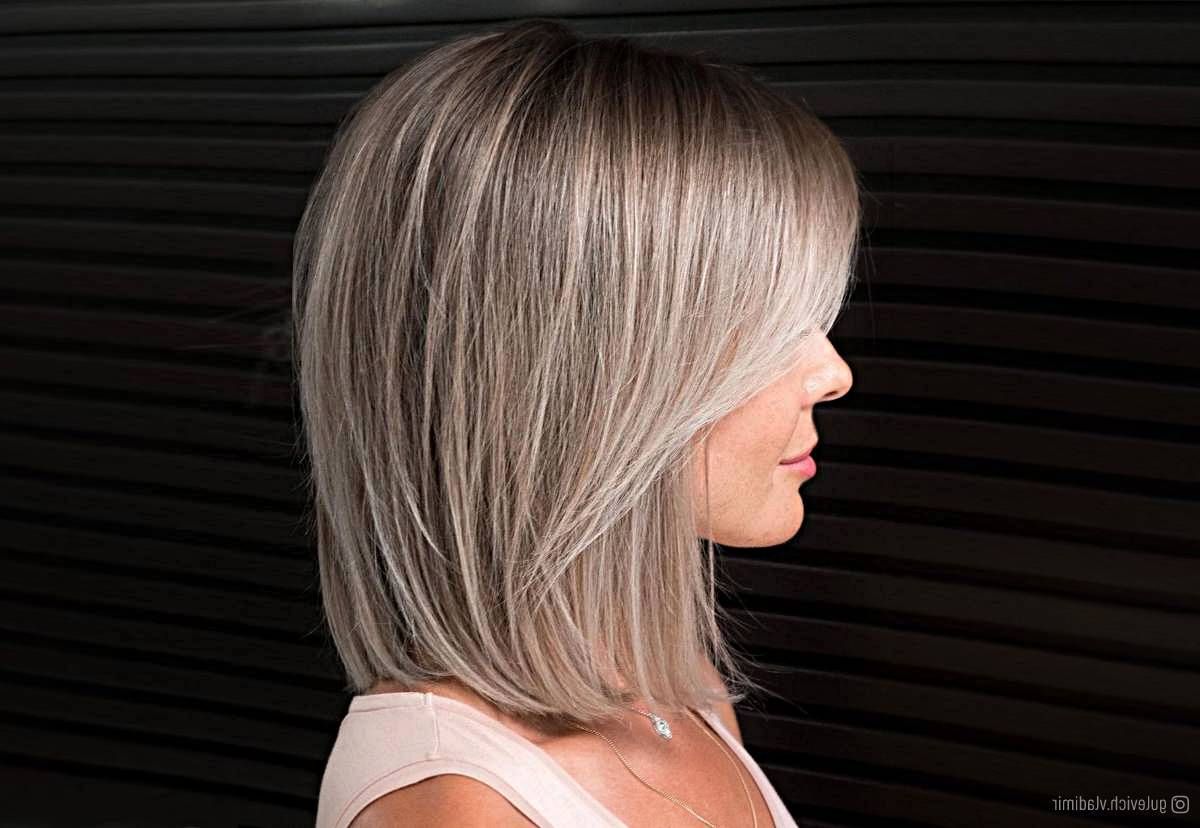 33 Low Maintenance Medium Length Haircuts For Busy Women Pertaining To Latest Shoulder Length Straight Haircuts (View 3 of 25)