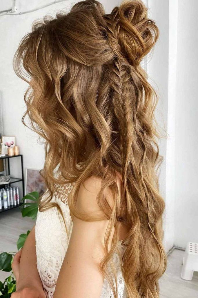 35 Classy And Modern Messy Hair Looks You Should Try With Regard To 2018 Messy Medium Half Up Hairstyles (Photo 22 of 25)