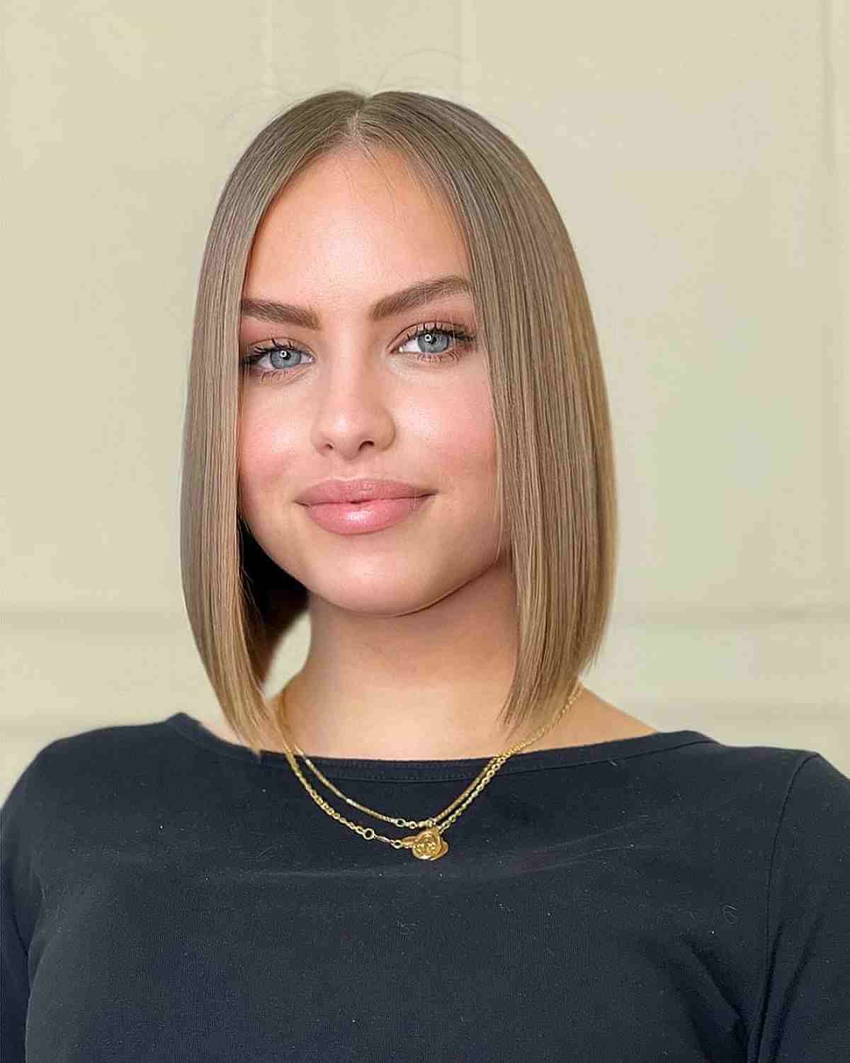 43 Flattering Middle Part Hairstyles Trending Right Now Pertaining To Most Up To Date Middle Part Straight Haircuts (View 7 of 25)