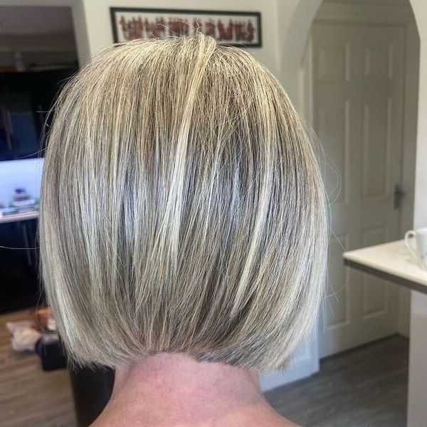 50 Best Short Bob Haircuts And Hairstyles In 2022 (with Faqs) Regarding Most Recently Icy Blonde Inverted Bob Haircuts (Photo 22 of 25)