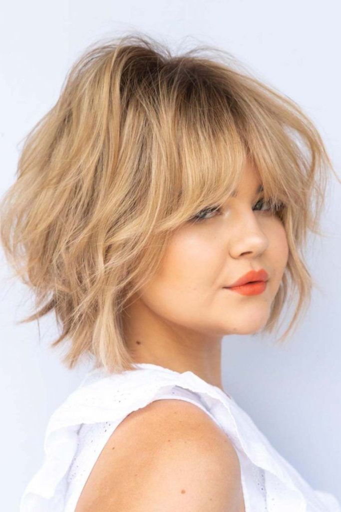 50 Timeless Feathered Hair Ideas To Look Fresh And Modern Regarding Most Recently Straight Lob Haircuts With Feathered Ends (View 7 of 25)