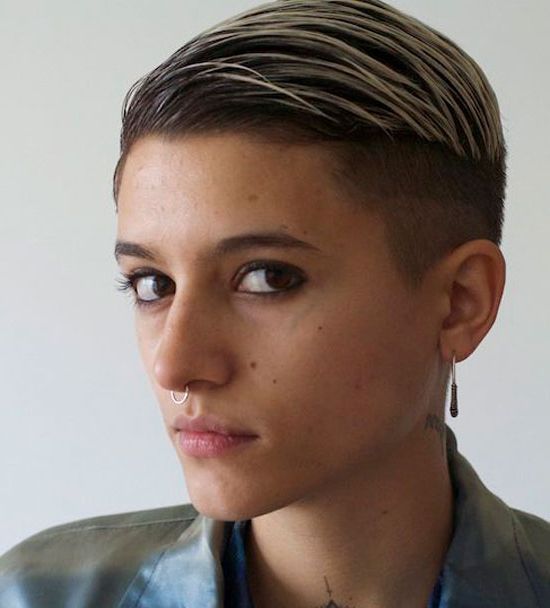 60 Aesthetic And Edgy Lesbian Haircuts For 2022 Inside Side Parted Pixie Hairstyles With An Undercut (View 16 of 25)