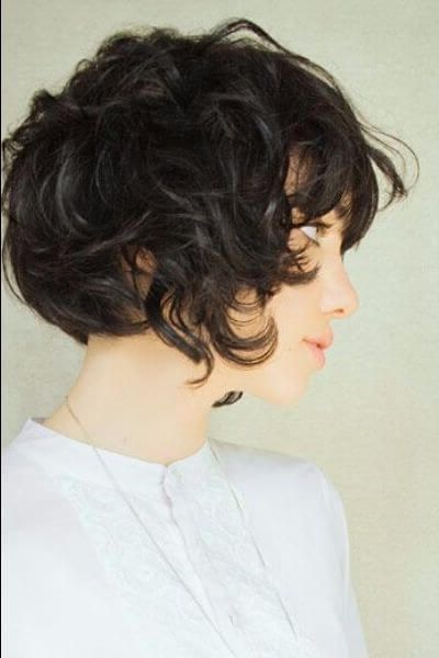 65 Short Wavy Hairstyles For Women In 2022 (with Photos) For Short Wavy Bob Hairstyles (View 14 of 25)