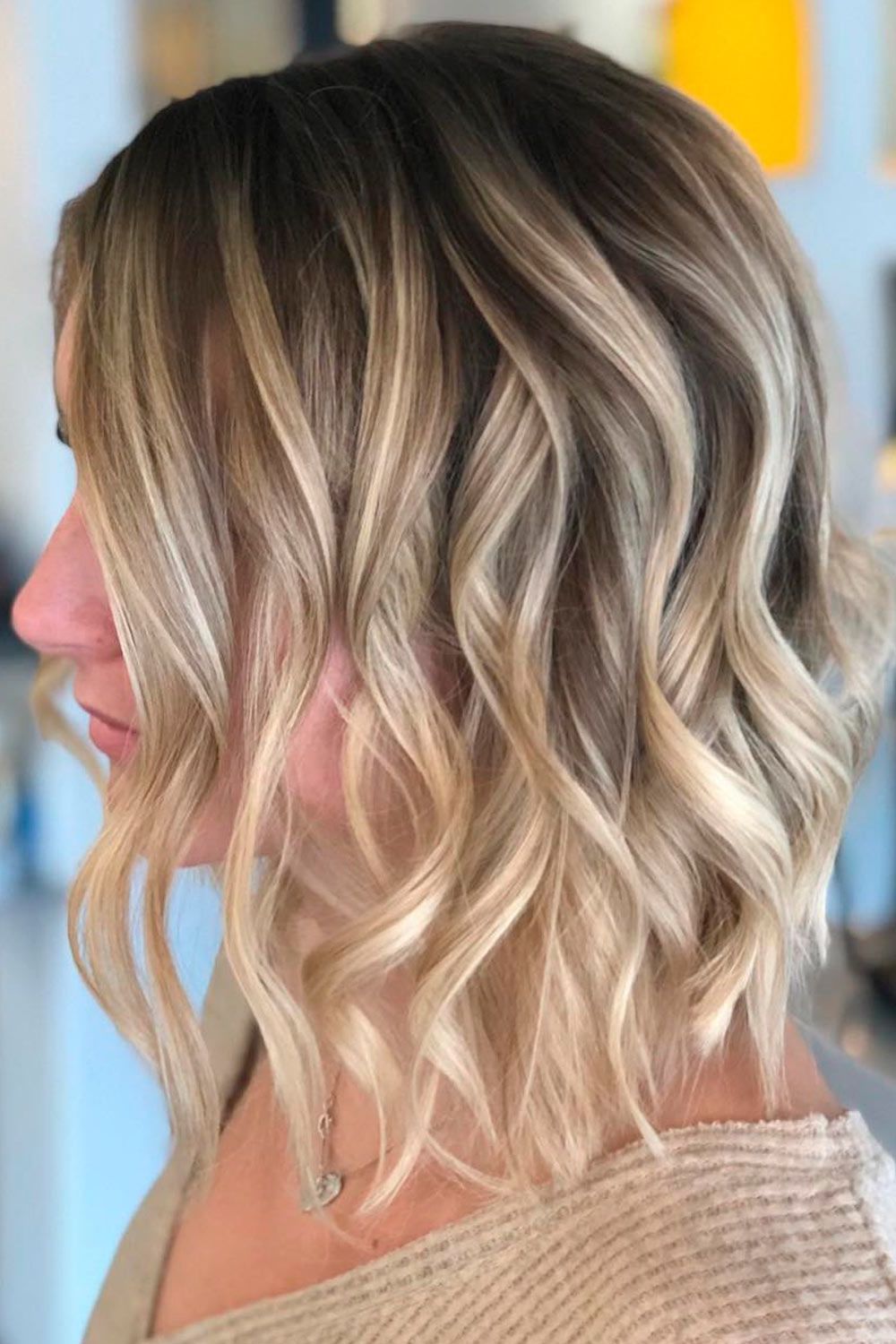 Black And Blonde Hair Looks To Acquire When The Next Season Hits In Latest Blonde Waves Haircuts With Dark Roots (View 12 of 25)