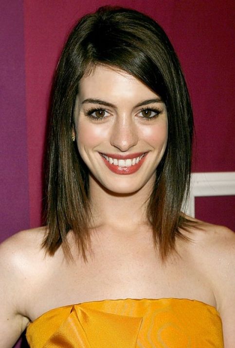 Fashionable Lob Hairstyle With Side Swept Bangs For Women – Hairstyles  Weekly With Side Pinned Lob Hairstyles (View 1 of 25)