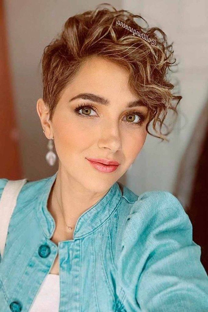 Long Pixie Cut Styling Ideas To Steal The Spotlight – Glaminati In Longer On Top Pixie Hairstyles (Photo 24 of 25)