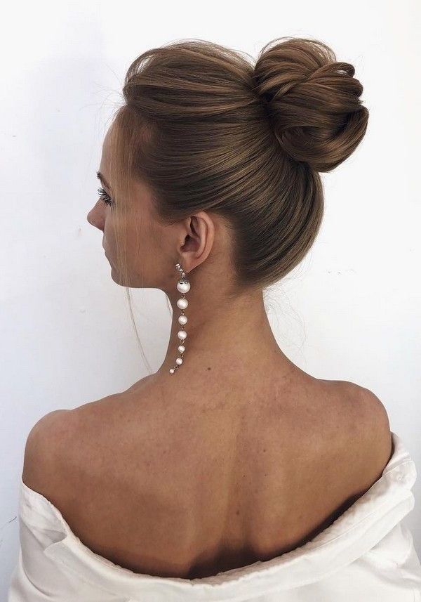 Pin On Coafur? Cu Bucle With Current High Bun Hairstyles (View 5 of 25)