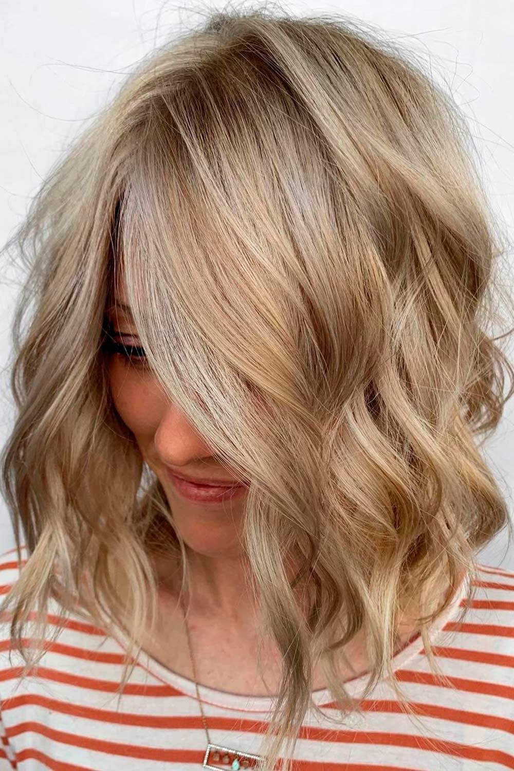 Untraditional Lob Haircut Ideas To Give A Try | Lovehairstyles Regarding Most Current A Line Blonde Wavy Lob Haircuts (View 6 of 25)