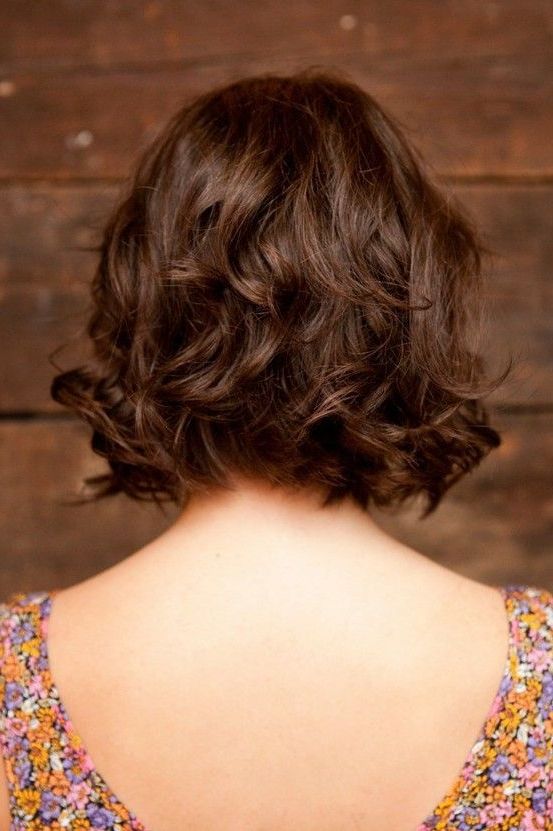 Wavy Bob: | Hair Styles, Wavy Bob Hairstyles, Short Layered Curly Hair Intended For Peach Wavy Stacked Hairstyles For Short Hair (View 24 of 25)