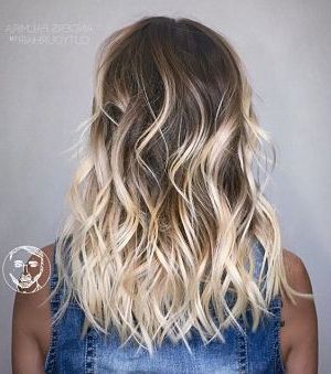 17 Instagram Beach Wave Looks To Inspire Your Inner Surfer Girl Regarding Beachy Waves With Ombre (View 16 of 25)