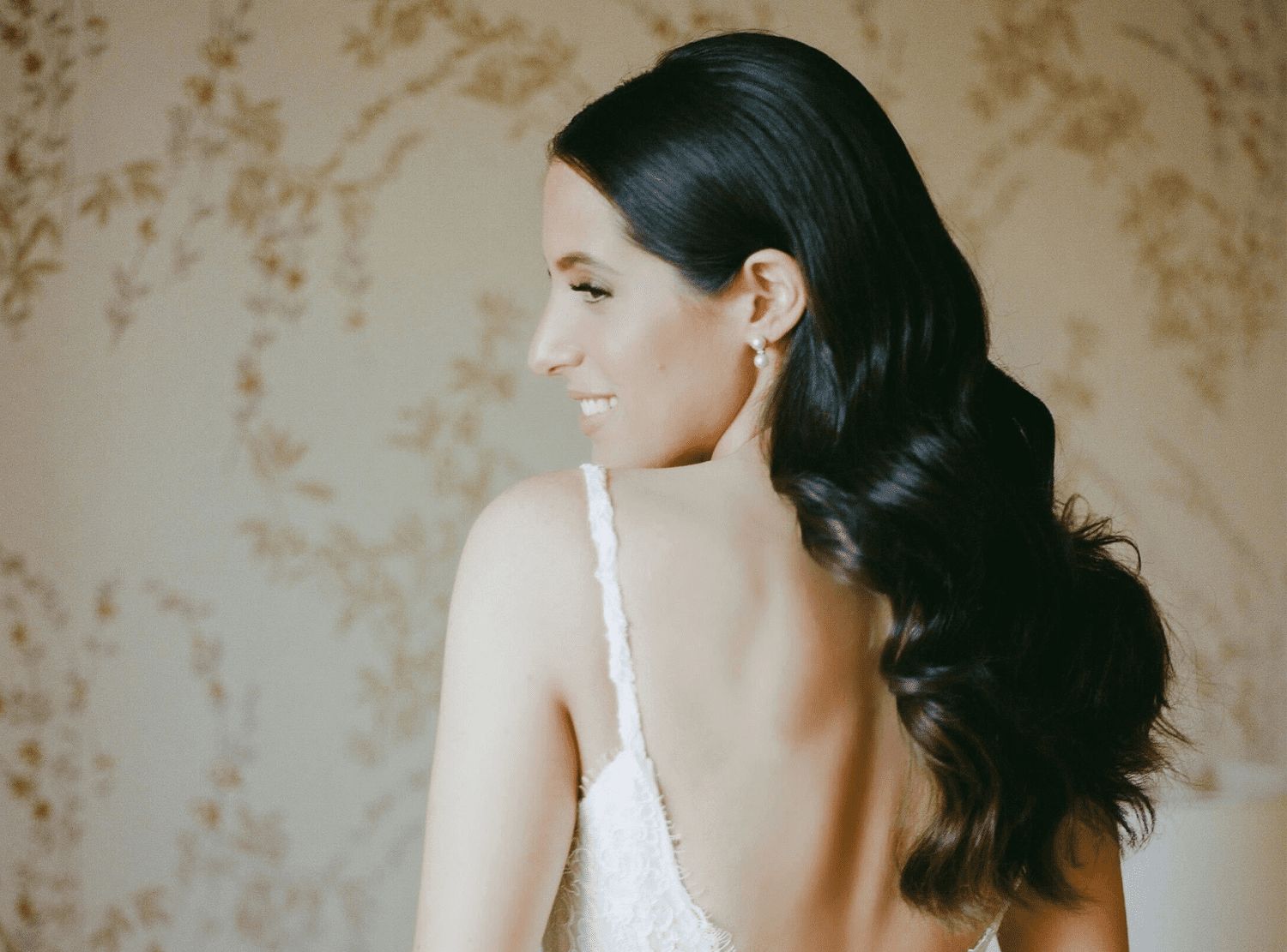 20 Hair Down Wedding Hairstyles For Glam Brides Intended For Massive Wedding Hairstyle (View 25 of 25)