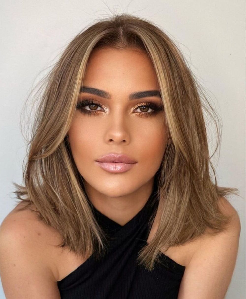 22 Bob & Lob Haircuts To Crush On – Yesmissy Inside Stunning Messy Lob With Money Pieces (View 9 of 25)