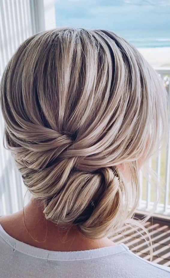 23 Updos For Medium Length : Modern Side Updo Throughout Side Updo For Long Thick Hair (View 17 of 25)