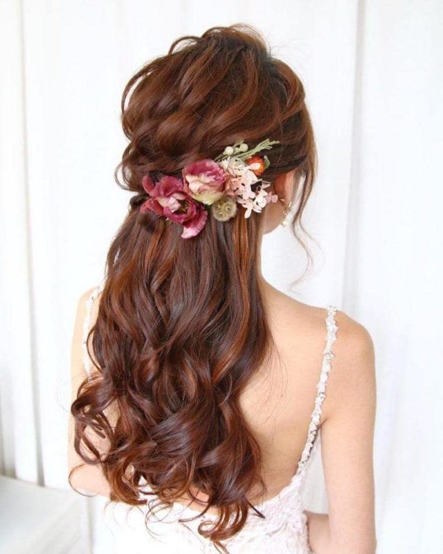 30 Stunning Wedding Hairstyles With Flowers In 2021 Inside Bridal Flower Hairstyle (View 25 of 25)