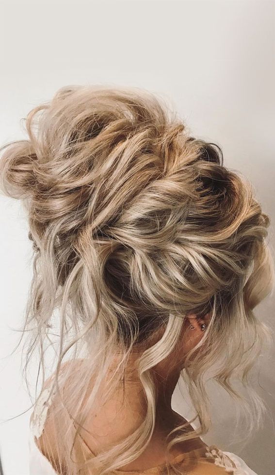 32 Classy, Pretty & Modern Messy Hair Looks : Sexy Romantic Bun With Regard To Messy Updo For Long Hair (View 12 of 25)